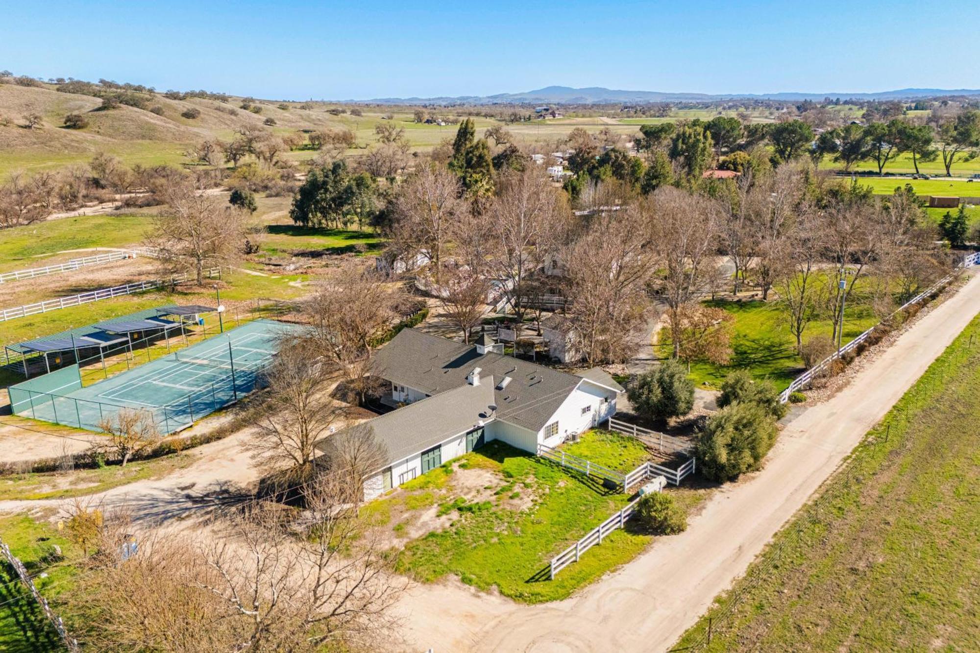 Victorian Manor In Paso Robles Wine Country Pool Hot Tub Firepit Tennis Court Sleeps 28 Exterior foto